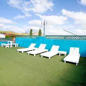 Villa Tropical, Ingenio